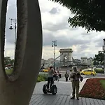 Bridge & Castle Art * 布达佩斯