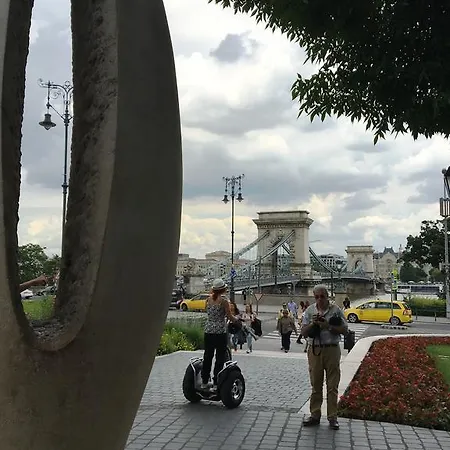 Bridge & Castle Art * Budapest