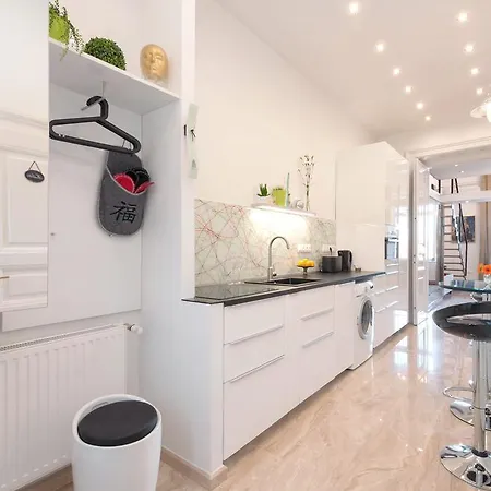 דירה Bridge & Castle Art Apartman *
