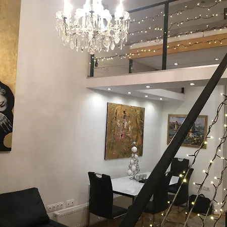 Bridge & Castle Art Apartman