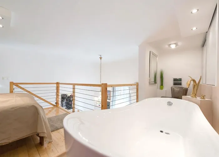 Bridge & Castle Art * Budapeste