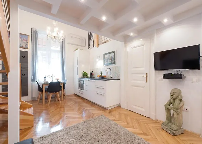 Bridge & Castle Art Apartamento *