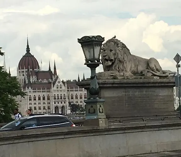 Bridge & Castle Art Lejlighed *