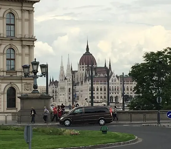 Lejlighed Bridge & Castle Art Budapest