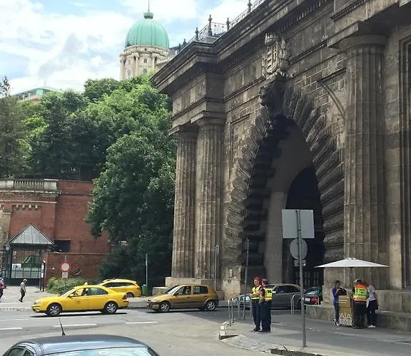 Bridge & Castle Art Budapeste