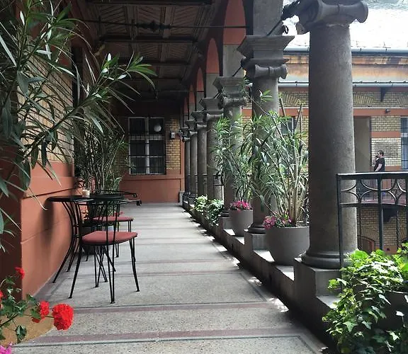 Bridge & Castle Art Apartamento Budapeste