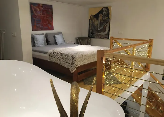 Bridge & Castle Art Apartamento Budapeste