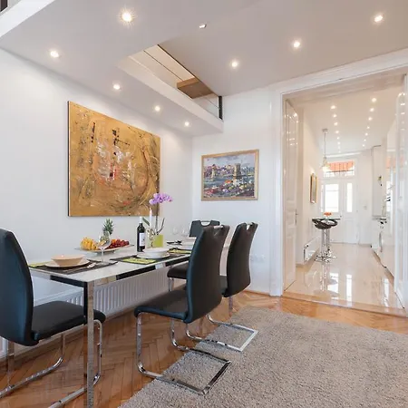 Bridge & Castle Art アパート ブダペスト