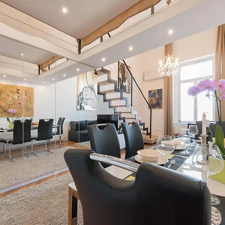 アパート Bridge & Castle Art *