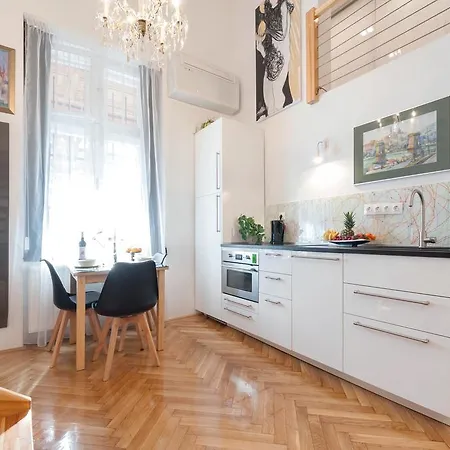 アパート Bridge & Castle Art *