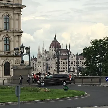 アパート Bridge & Castle Art ブダペスト