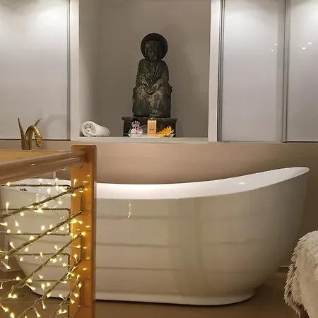 アパート Bridge & Castle Art