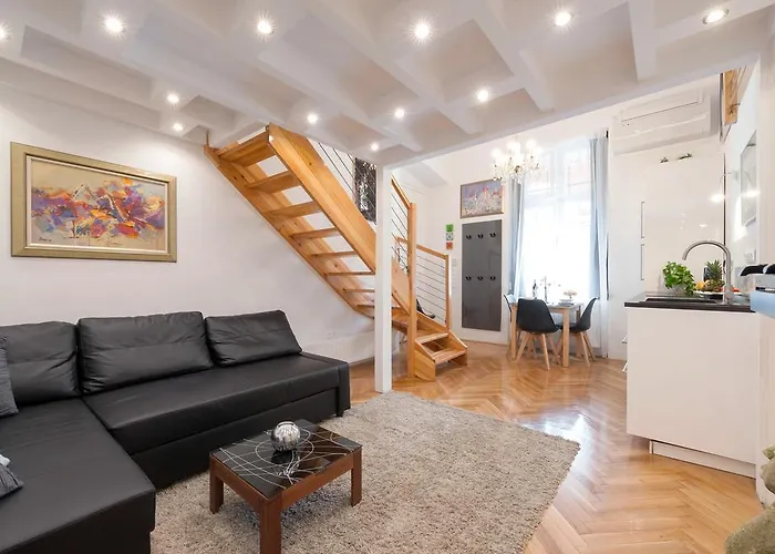 Bridge & Castle Art Apartman