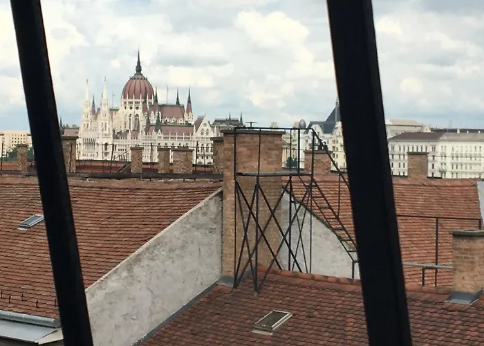 Daire Bridge & Castle Art Apartman *