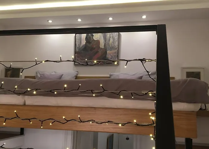 Bridge & Castle Art Apartman *